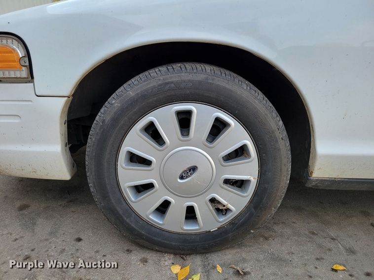 image for item JZ9091 2011 Ford Crown Victoria Police Interceptor