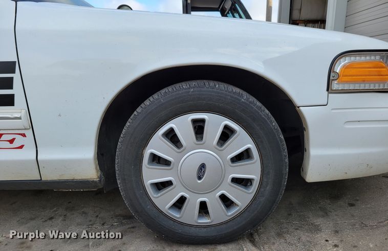 image for item JZ9091 2011 Ford Crown Victoria Police Interceptor