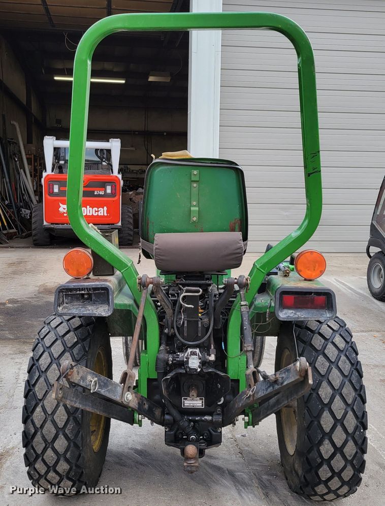 image for item JZ9093 1986 John Deere 855  tractor