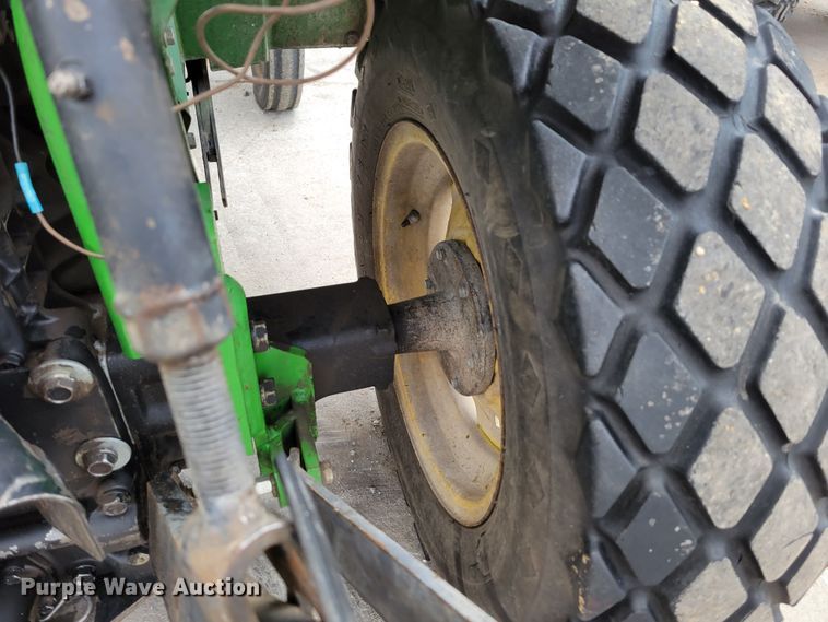 image for item JZ9093 1986 John Deere 855  tractor