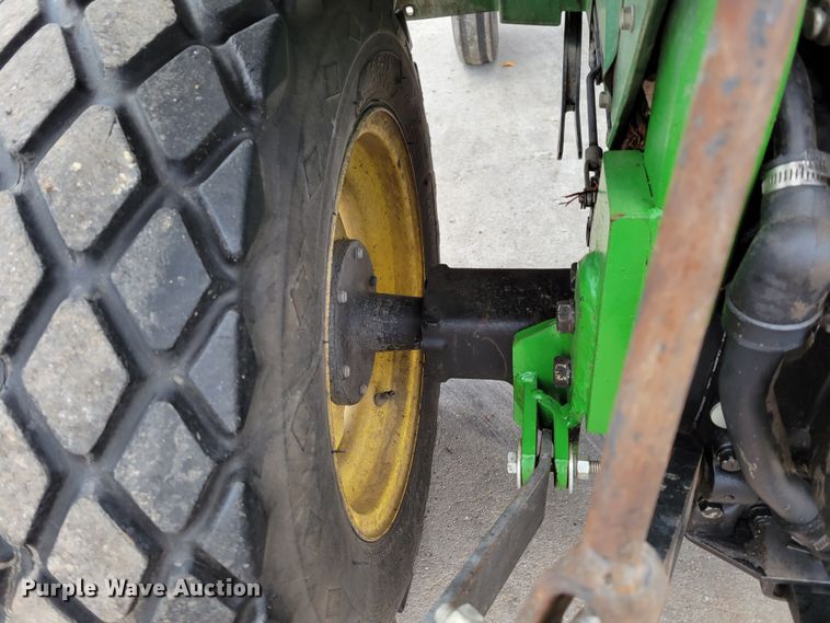 image for item JZ9093 1986 John Deere 855  tractor