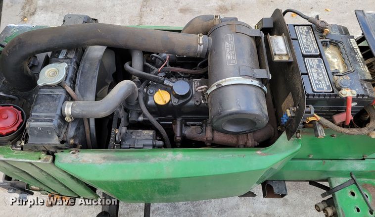 image for item JZ9093 1986 John Deere 855  tractor