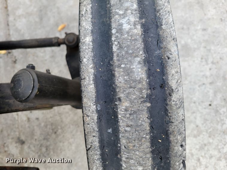 image for item JZ9093 1986 John Deere 855  tractor