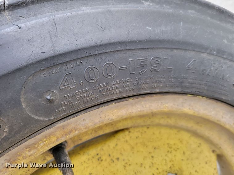 image for item JZ9093 1986 John Deere 855  tractor