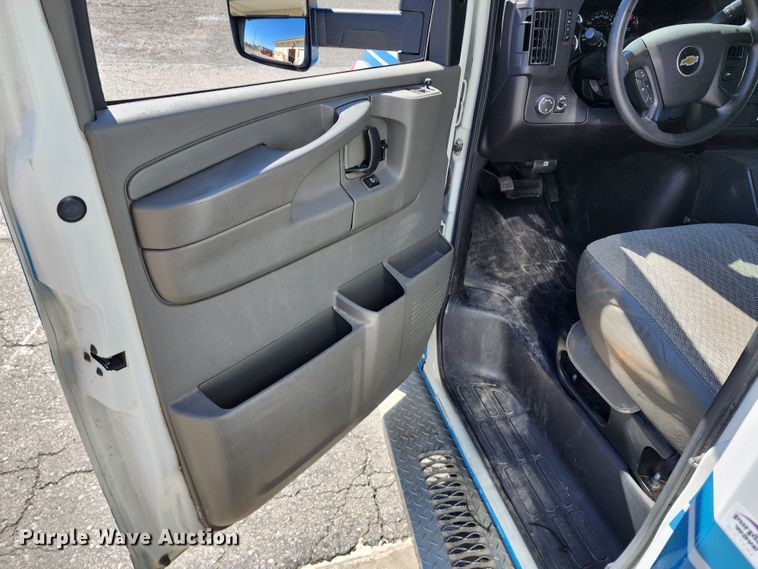 image for item KH9194 2012 Chevrolet Express G4500  ambulance