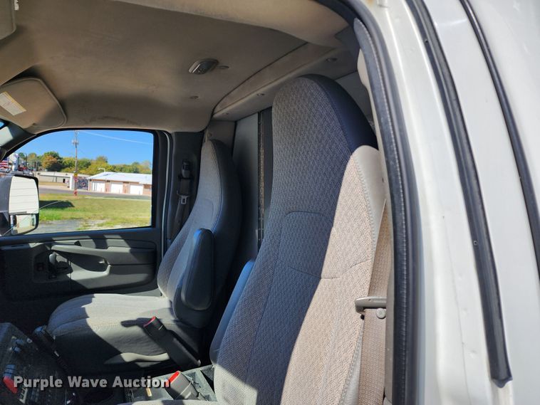 image for item KH9194 2012 Chevrolet Express G4500  ambulance