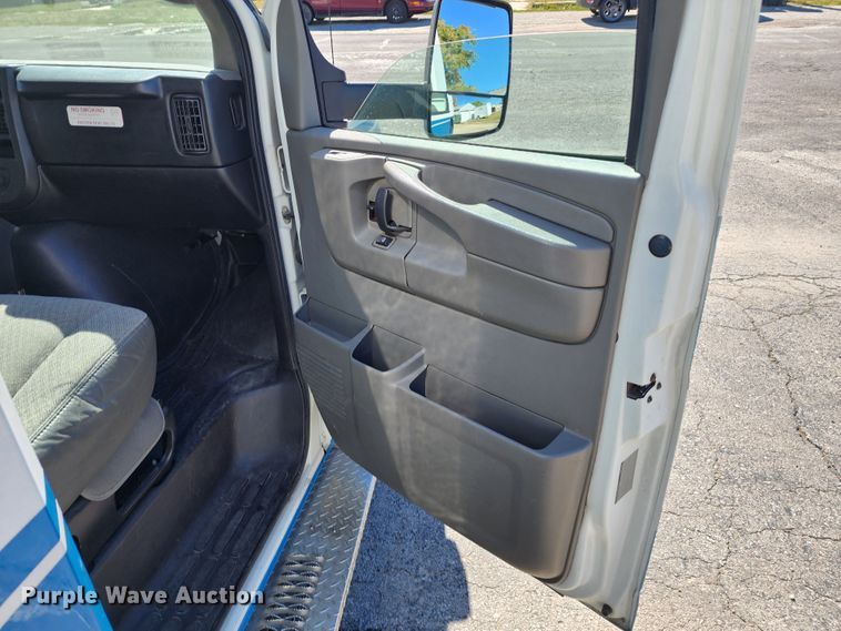 image for item KH9194 2012 Chevrolet Express G4500  ambulance