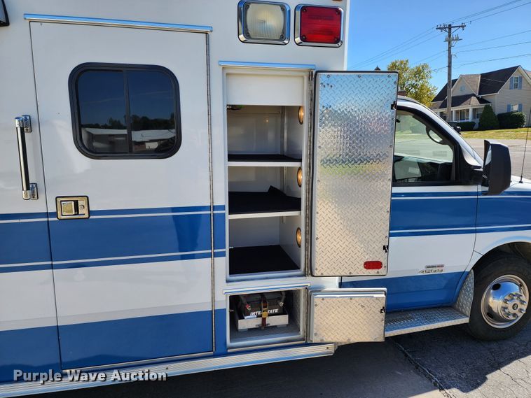 image for item KH9194 2012 Chevrolet Express G4500  ambulance