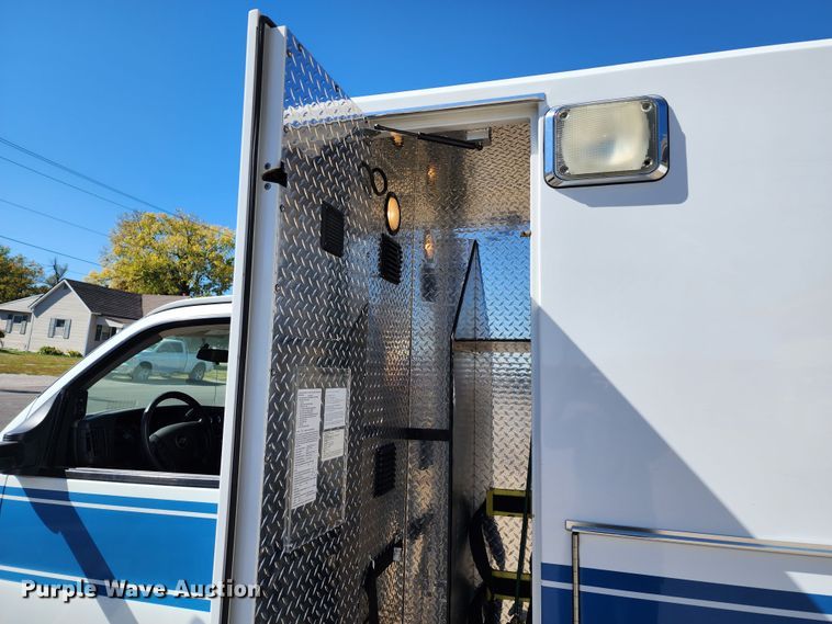 image for item KH9194 2012 Chevrolet Express G4500  ambulance