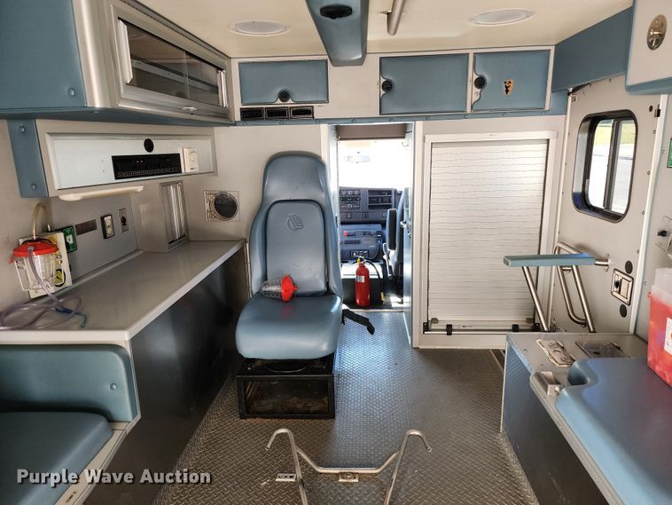 image for item KH9194 2012 Chevrolet Express G4500  ambulance