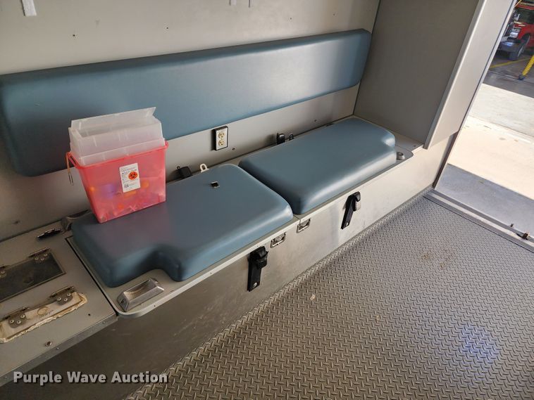 image for item KH9194 2012 Chevrolet Express G4500  ambulance