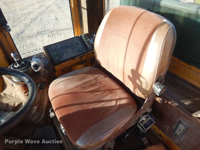 image for item KJ9157 Case 821B  wheel loader