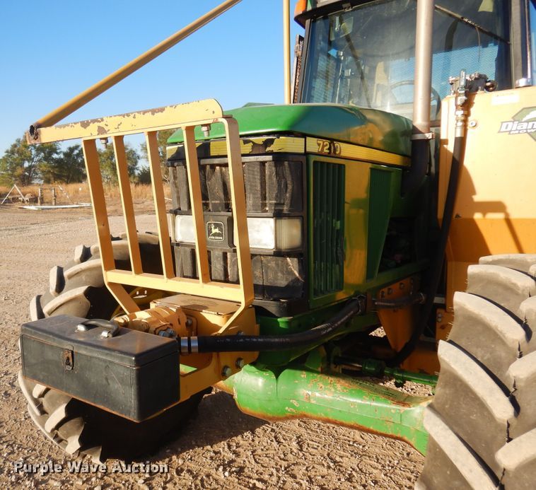 image for item KJ9159 2000 John Deere 7210  MFWD tractor