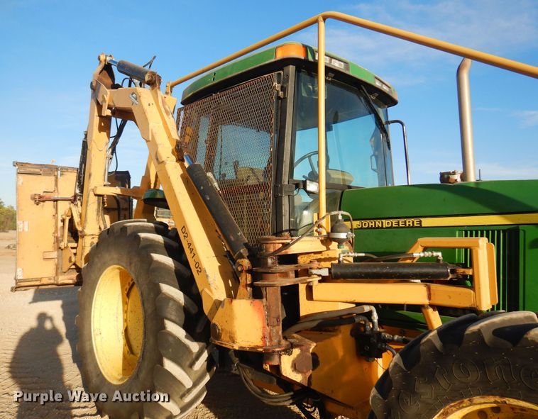 image for item KJ9159 2000 John Deere 7210  MFWD tractor