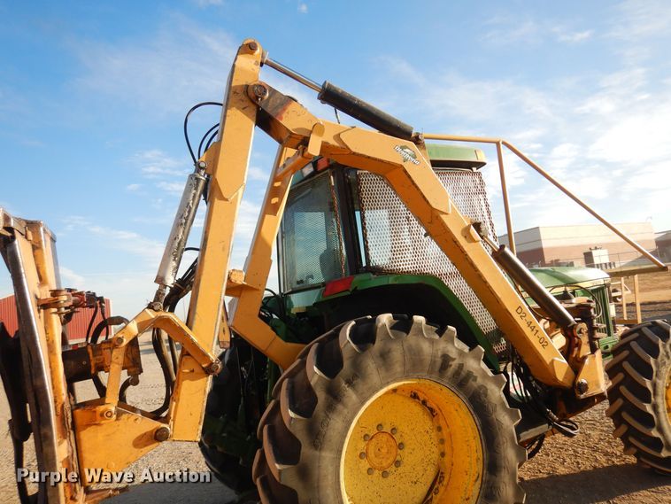 image for item KJ9159 2000 John Deere 7210  MFWD tractor
