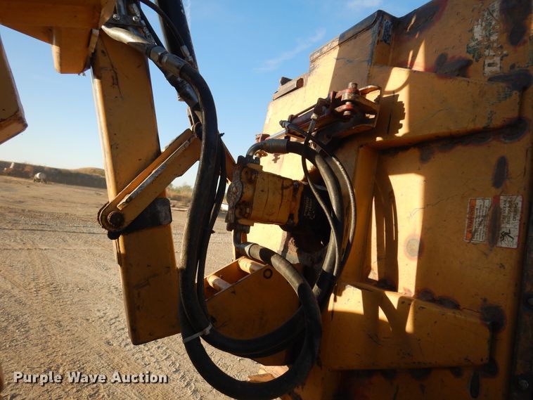 image for item KJ9159 2000 John Deere 7210  MFWD tractor