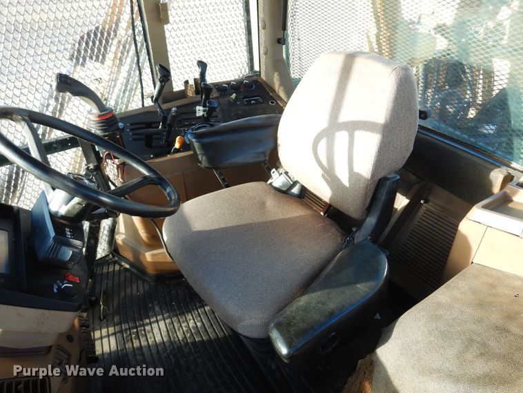 image for item KJ9159 2000 John Deere 7210  MFWD tractor