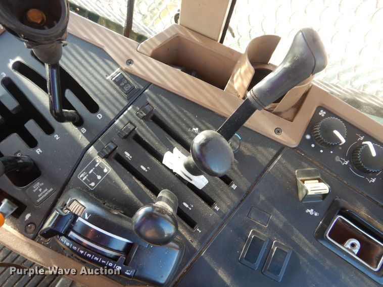 image for item KJ9159 2000 John Deere 7210  MFWD tractor