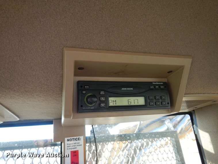 image for item KJ9159 2000 John Deere 7210  MFWD tractor