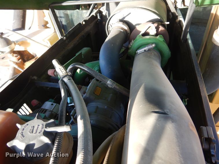 image for item KJ9159 2000 John Deere 7210  MFWD tractor