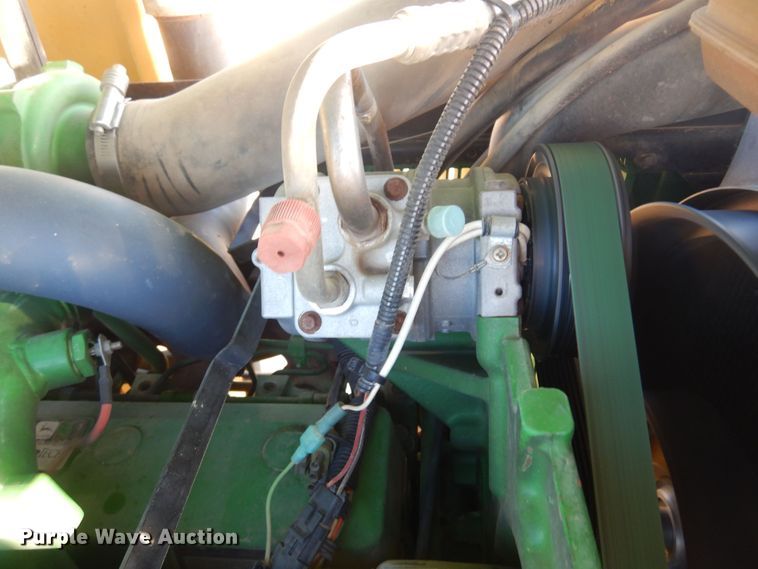 image for item KJ9159 2000 John Deere 7210  MFWD tractor