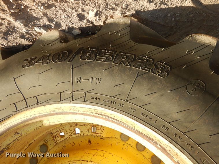 image for item KJ9159 2000 John Deere 7210  MFWD tractor