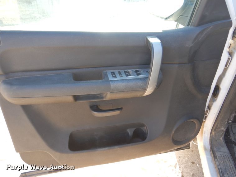 image for item KJ9162 2008 Chevrolet Silverado 1500  Crew Cab pickup truck