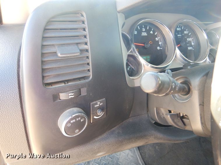 image for item KJ9162 2008 Chevrolet Silverado 1500  Crew Cab pickup truck