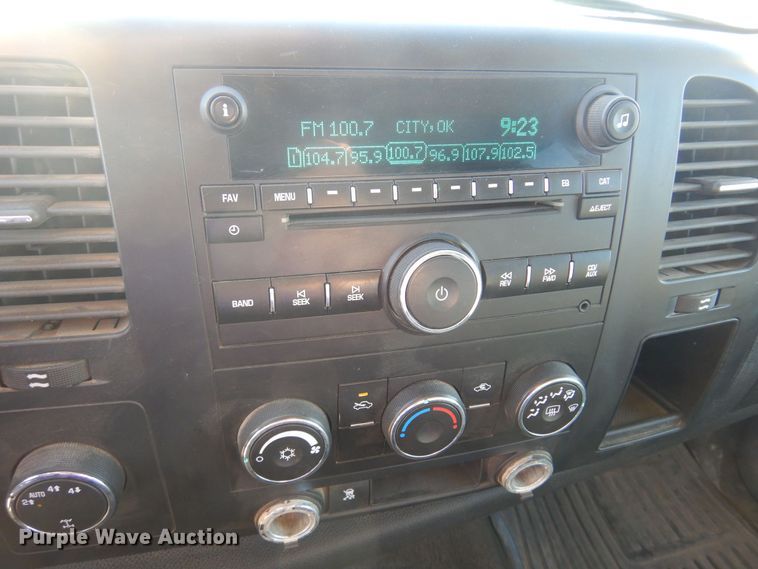 image for item KJ9162 2008 Chevrolet Silverado 1500  Crew Cab pickup truck