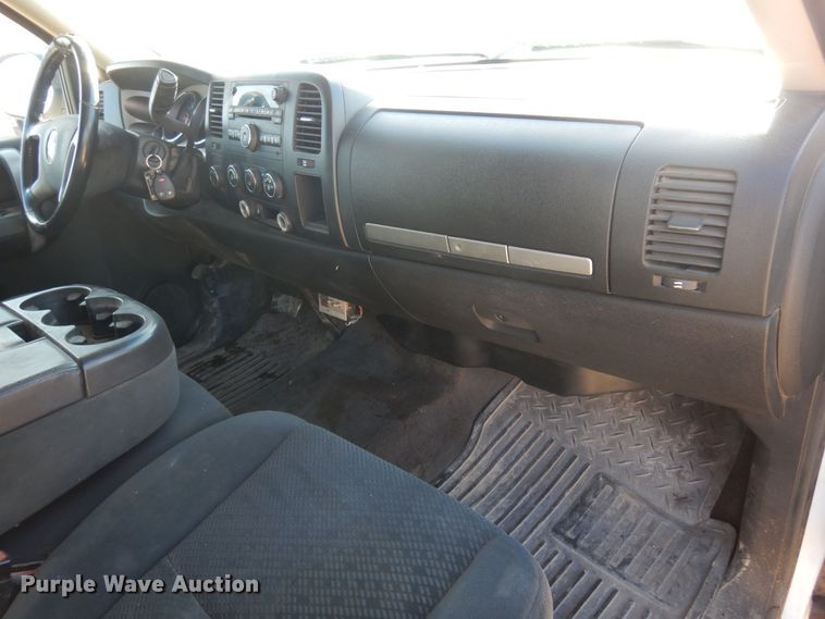 image for item KJ9162 2008 Chevrolet Silverado 1500  Crew Cab pickup truck