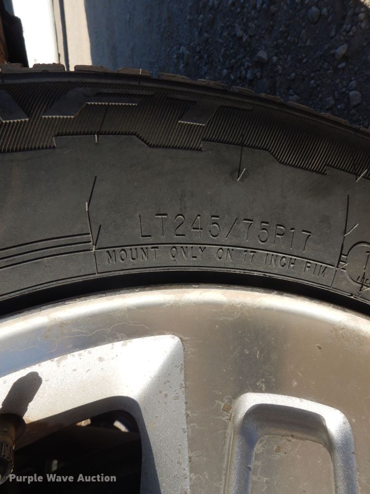 image for item KJ9162 2008 Chevrolet Silverado 1500  Crew Cab pickup truck