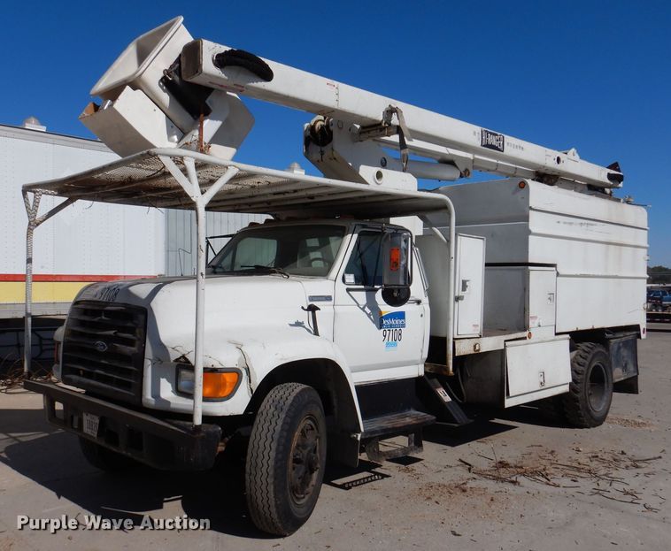 image for item KW9336 1997 Ford F800  forestry bucket truck