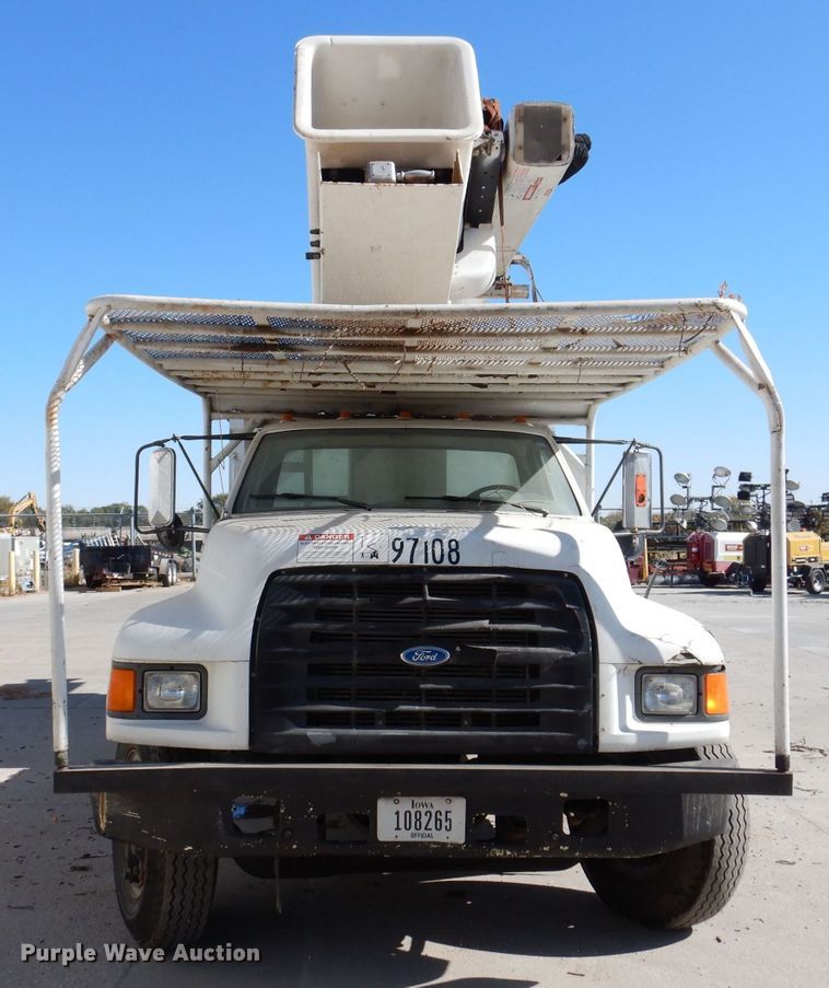 image for item KW9336 1997 Ford F800  forestry bucket truck