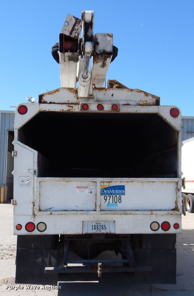 image for item KW9336 1997 Ford F800  forestry bucket truck