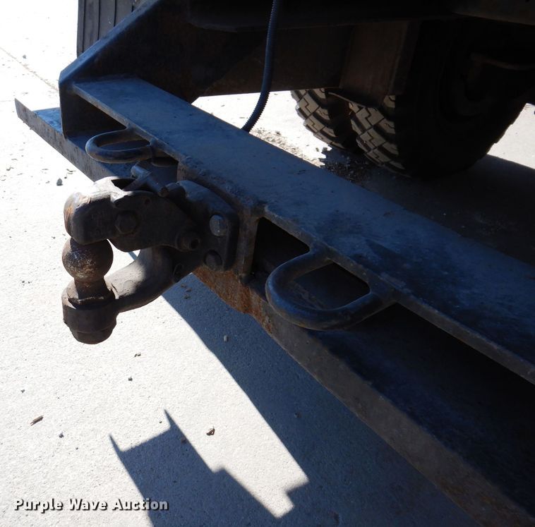 image for item KW9336 1997 Ford F800  forestry bucket truck