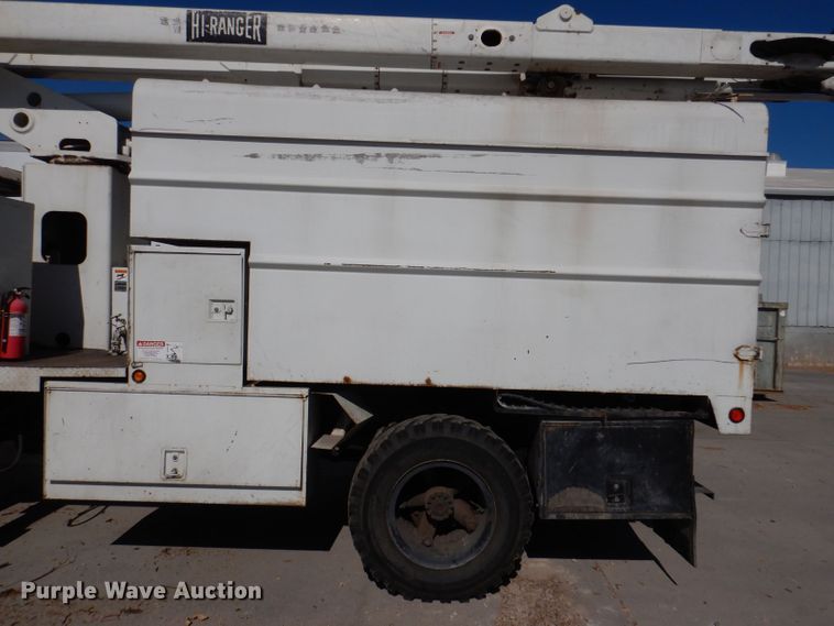 image for item KW9336 1997 Ford F800  forestry bucket truck