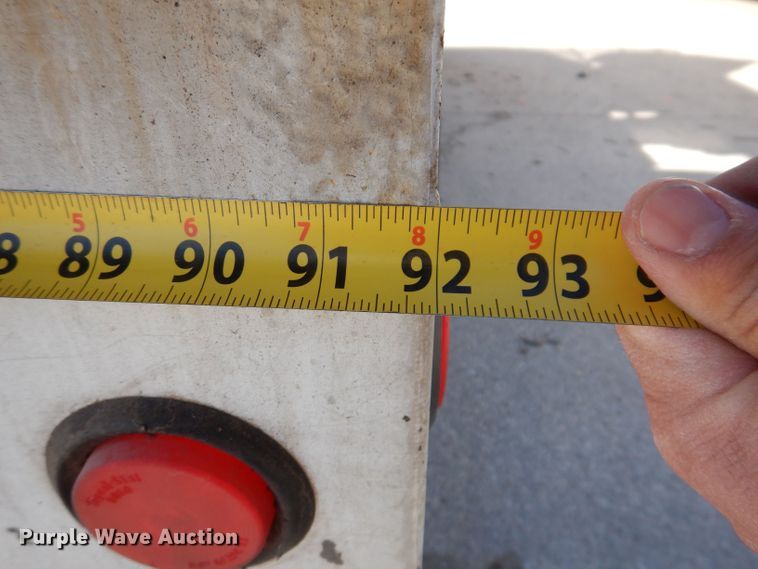 image for item KW9336 1997 Ford F800  forestry bucket truck