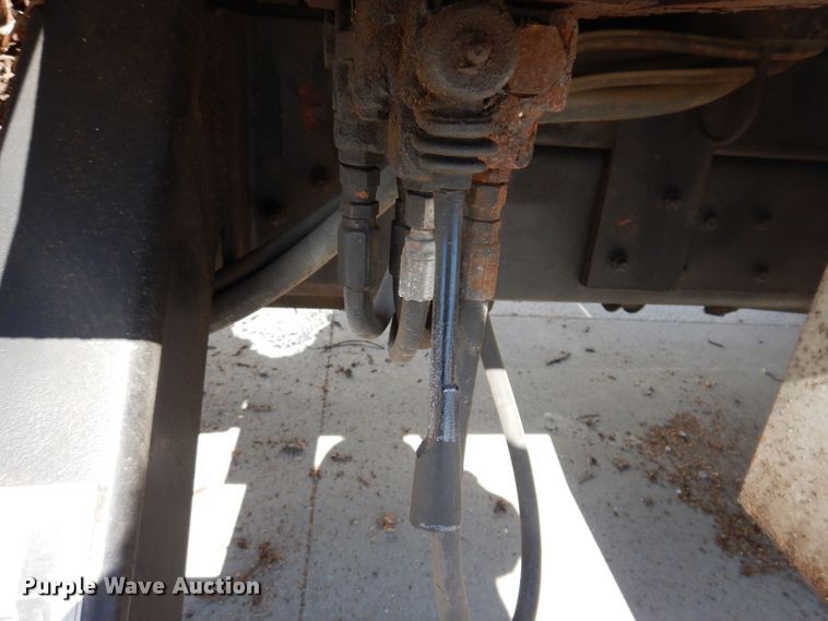 image for item KW9336 1997 Ford F800  forestry bucket truck