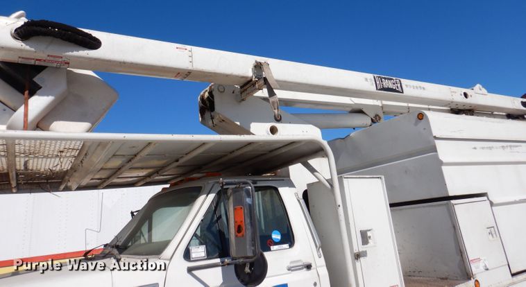 image for item KW9336 1997 Ford F800  forestry bucket truck