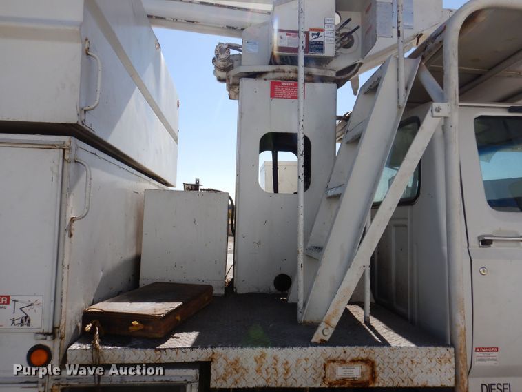 image for item KW9336 1997 Ford F800  forestry bucket truck
