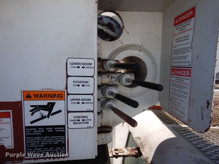 image for item KW9336 1997 Ford F800  forestry bucket truck