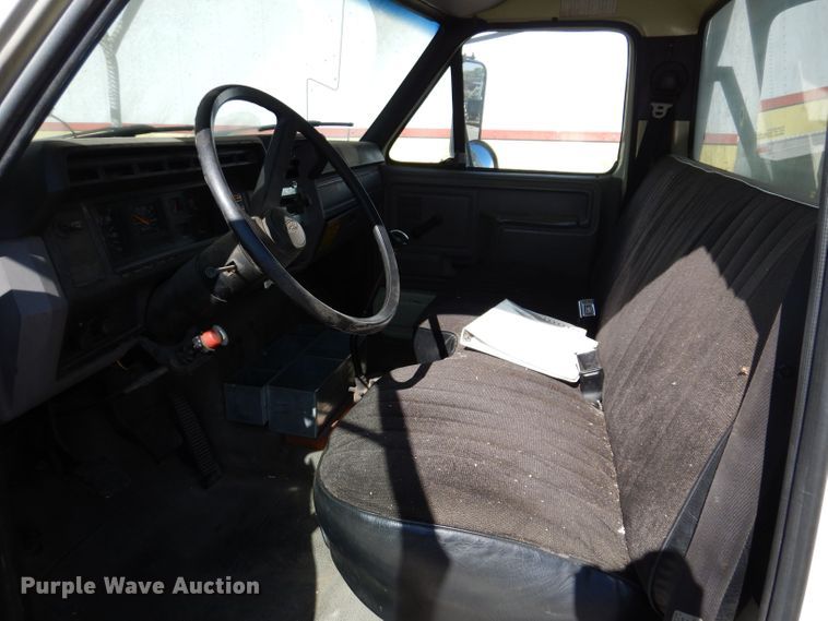 image for item KW9336 1997 Ford F800  forestry bucket truck