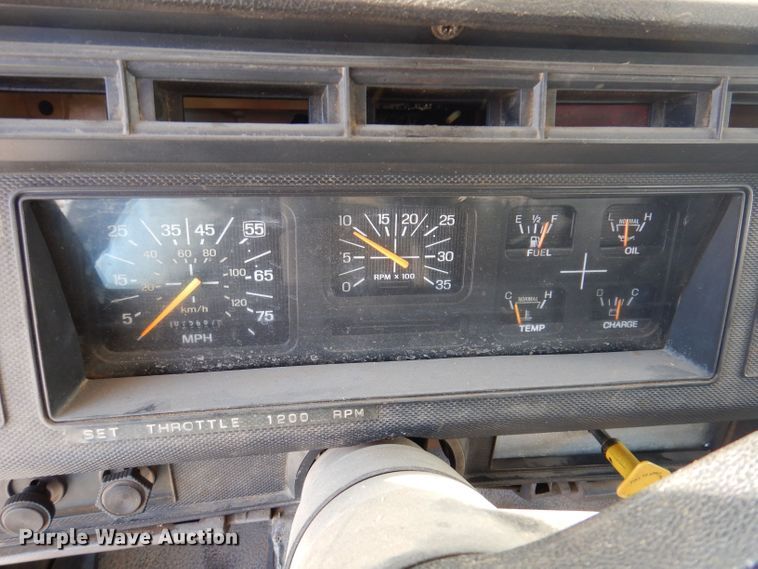 image for item KW9336 1997 Ford F800  forestry bucket truck