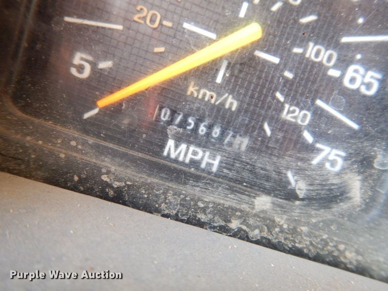 image for item KW9336 1997 Ford F800  forestry bucket truck