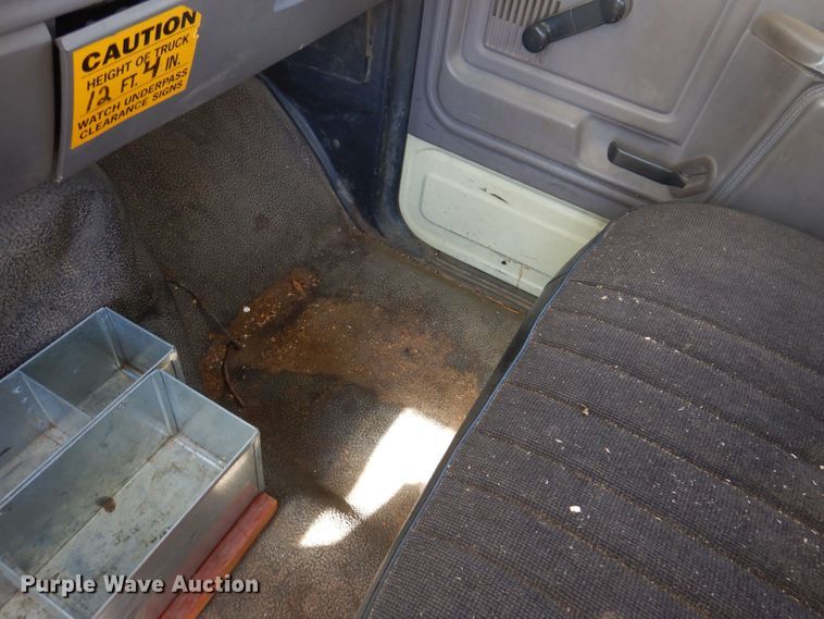 image for item KW9336 1997 Ford F800  forestry bucket truck