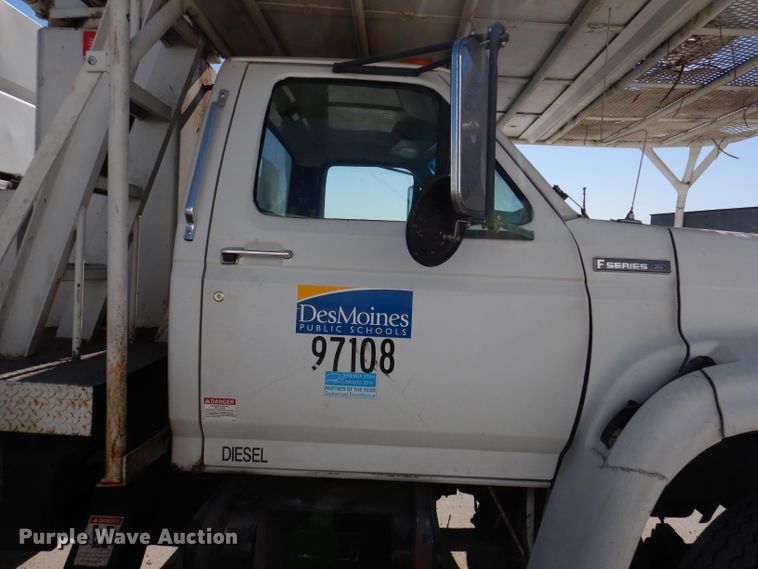 image for item KW9336 1997 Ford F800  forestry bucket truck