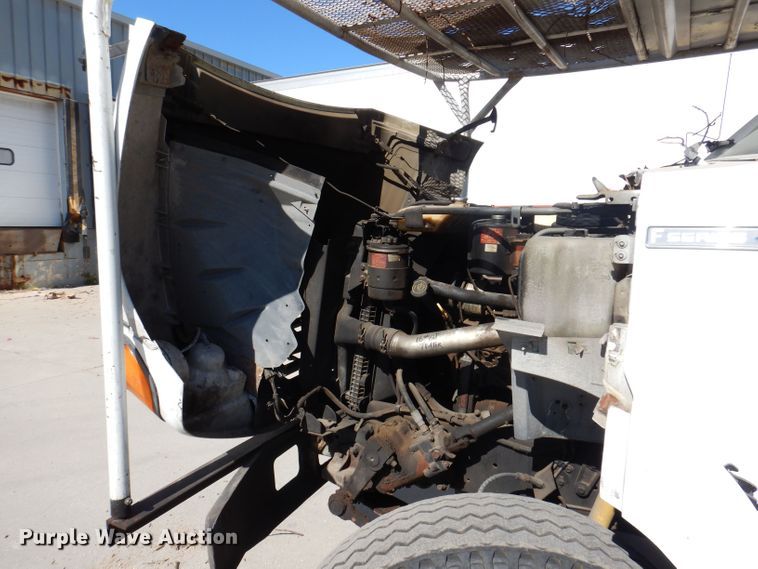 image for item KW9336 1997 Ford F800  forestry bucket truck