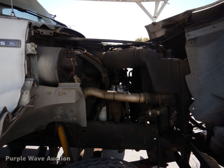 image for item KW9336 1997 Ford F800  forestry bucket truck