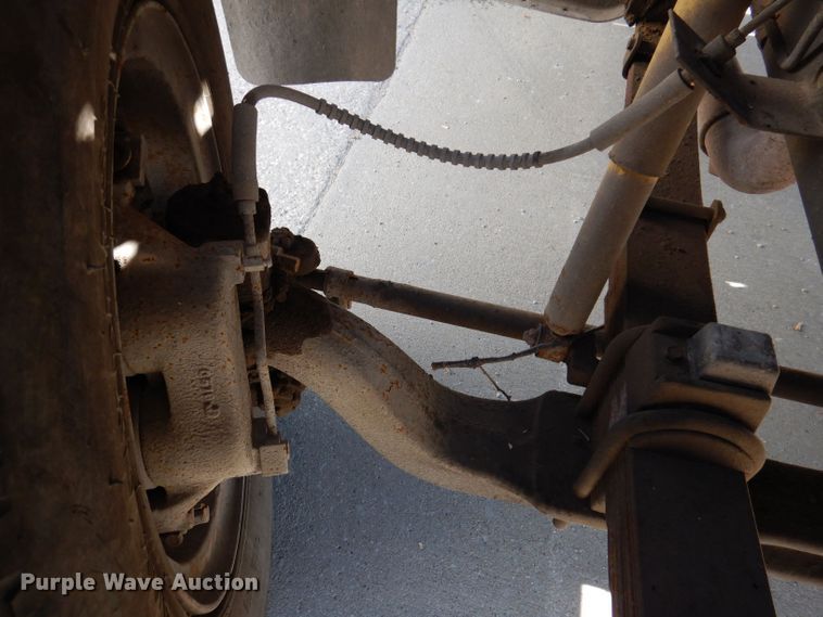 image for item KW9336 1997 Ford F800  forestry bucket truck