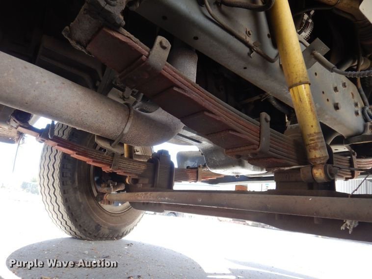 image for item KW9336 1997 Ford F800  forestry bucket truck